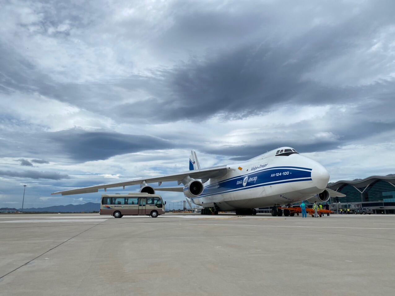 Gemini Jets 1/400 Volga Dnepr Antonov AN-124-100 Unboxing