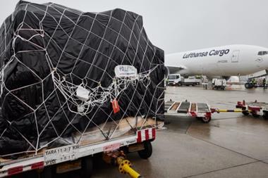 Lightweight nets. Photo: Lufthansa Cargo