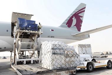 航空機・ヘリコプター Qatar Cargo Boeing 777-200 Freighter Qatar Airways Cargo unveiled as 777-200LRMF launch customer