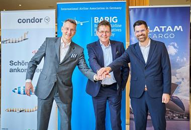 Thilo Schäfer (left), Jorge Carretero (right) and Michael Hoppe