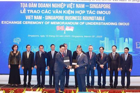 SATS and Vietnam Airways signing ceremony