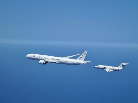 The test flight of the 777 300ER Photo IAI 