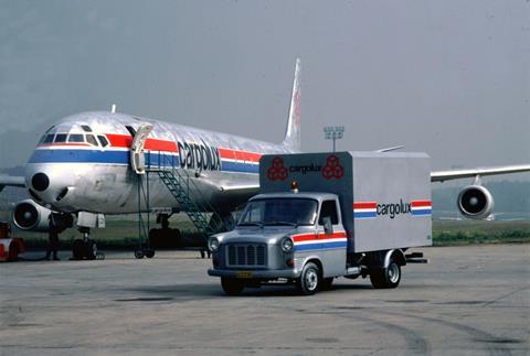 Douglas DC 8 truck