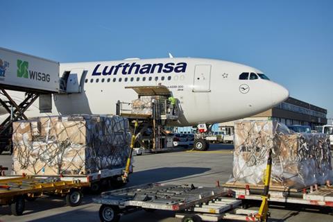 Lufthansa A330-300 loading