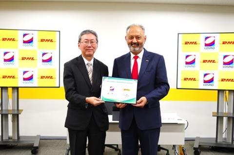 Tony Khan_president and representative director of DHL Express Japan_right_and_Koji Moriyama_president_representative director_Cosmo Oil Marketing_Photo_DHL